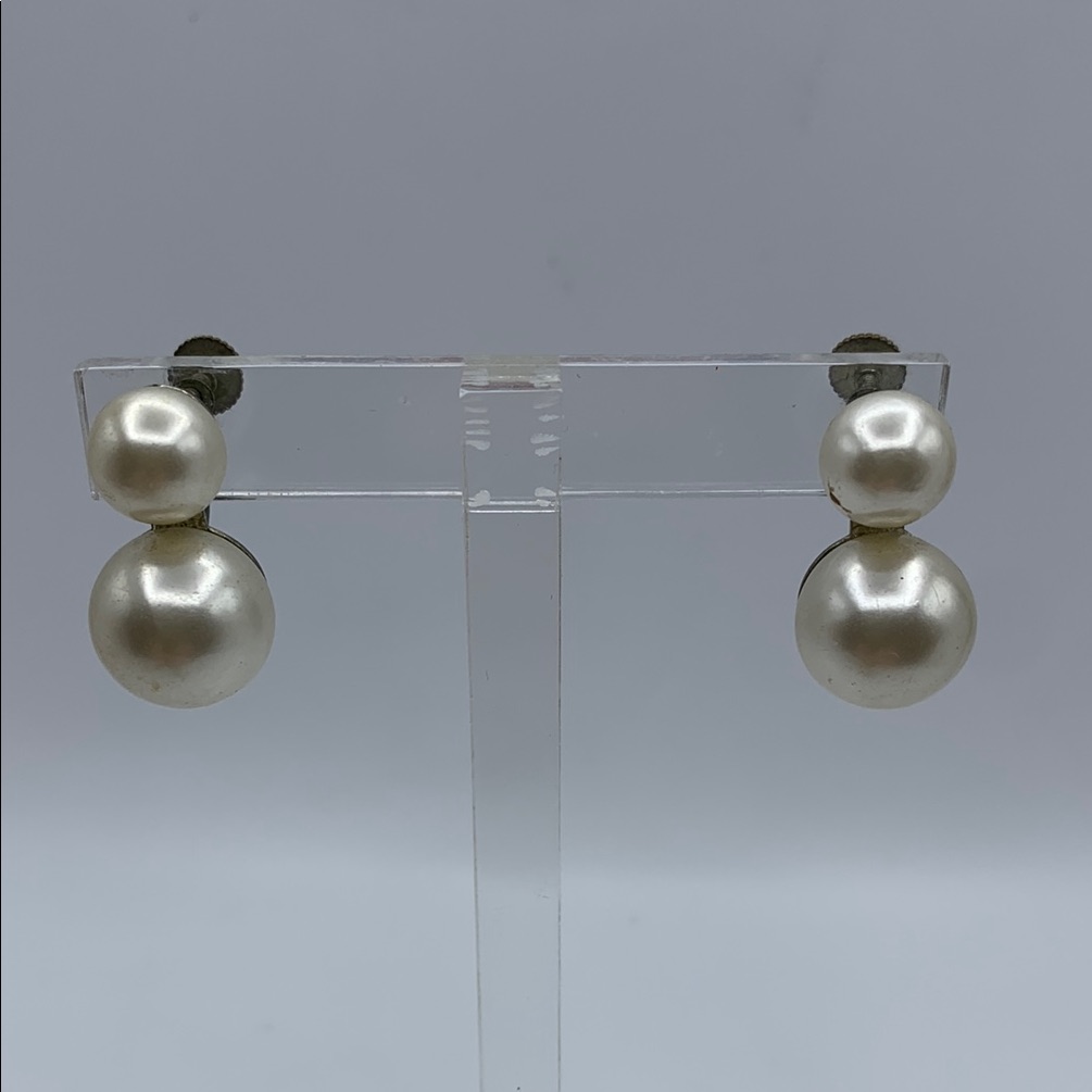 Classic Elegance Pearl Drop Screw Earrings Vtg Japan Stamp